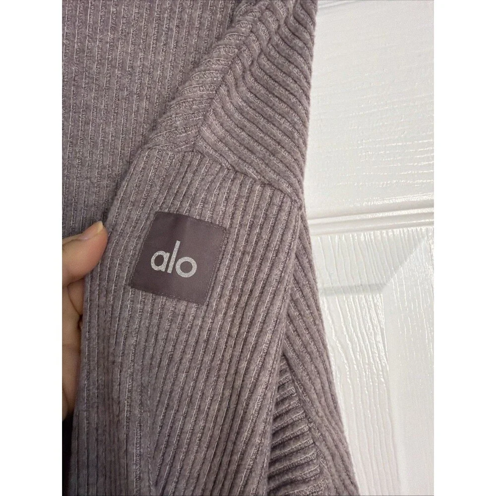 ALO Yoga very good